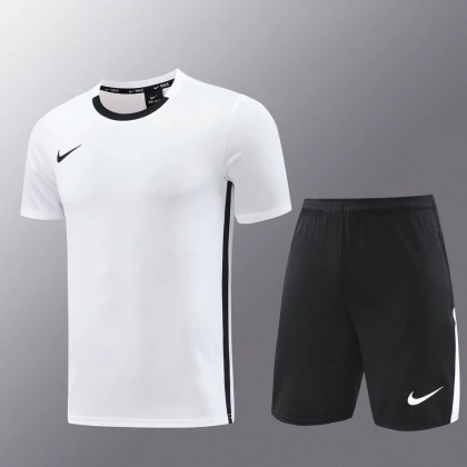 Футбольная форма Nike white/black
