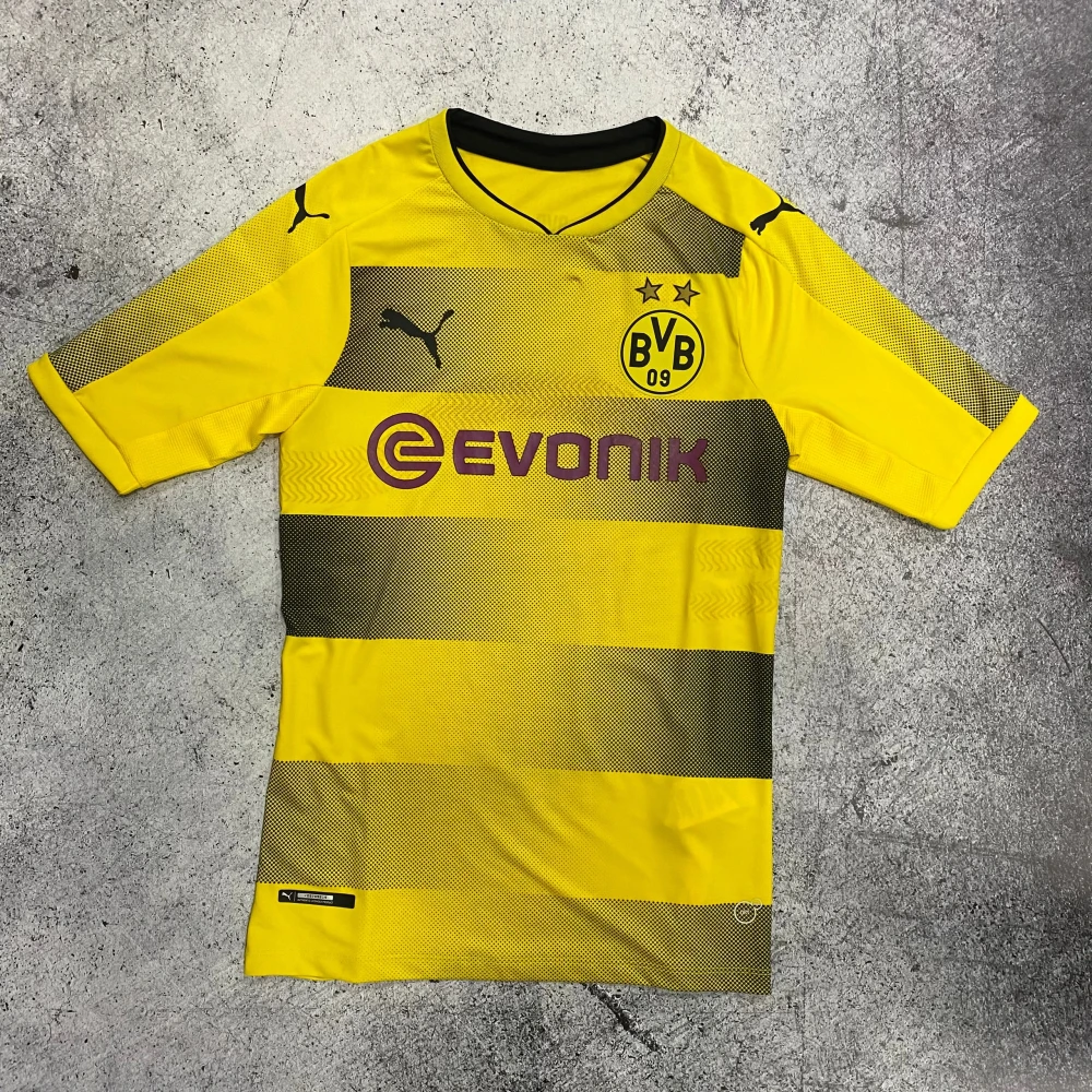Футболка Borussia Dortmund Home 17/18 yellow #1