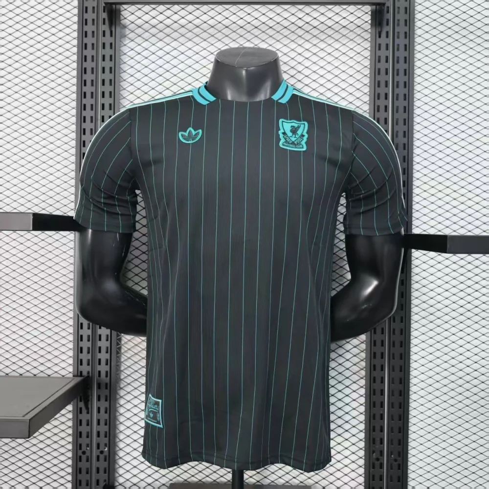 Футболка Liverpool Terrace Icons black #1